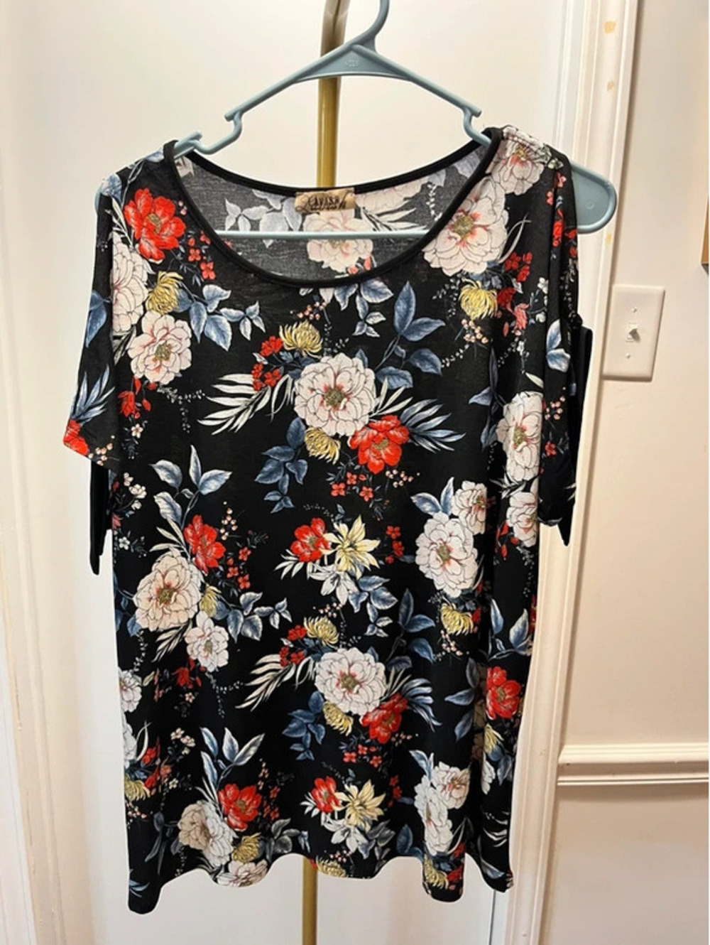 Tunic shirt Floral Cold Shoulder Top - Bold Black & Red